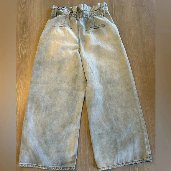 Blank NYC Paperbag High Rise Wide Leg Cropped Light Wash Size 30 Jeans No Belt - Picture 5 of 14